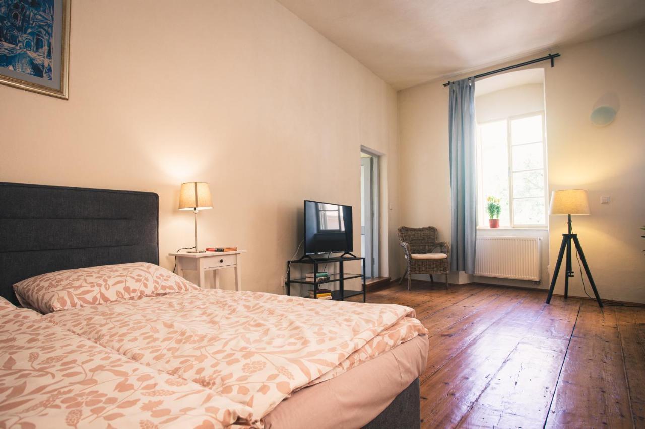 Downtown Apartments Cesky Krumlov Luaran gambar