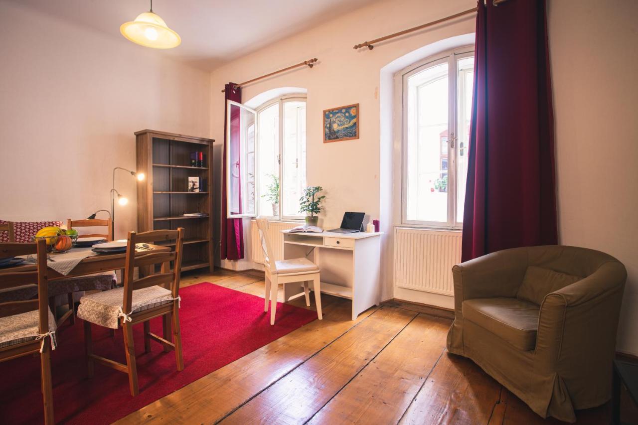 Downtown Apartments Cesky Krumlov Luaran gambar