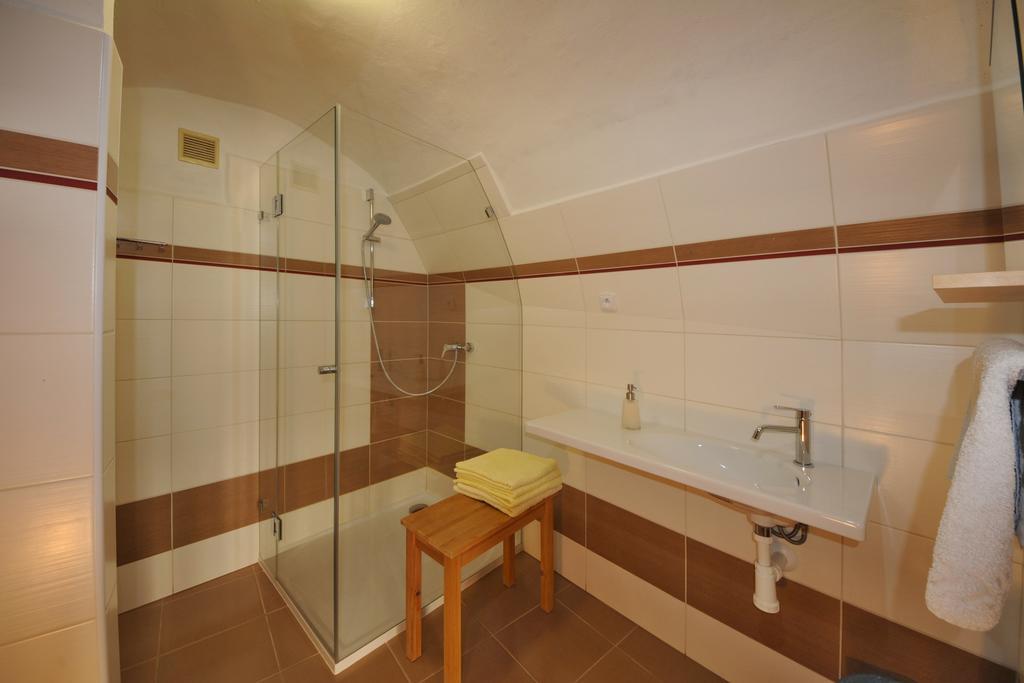 Downtown Apartments Cesky Krumlov Bilik gambar