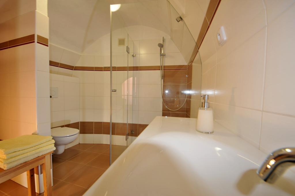 Downtown Apartments Cesky Krumlov Bilik gambar